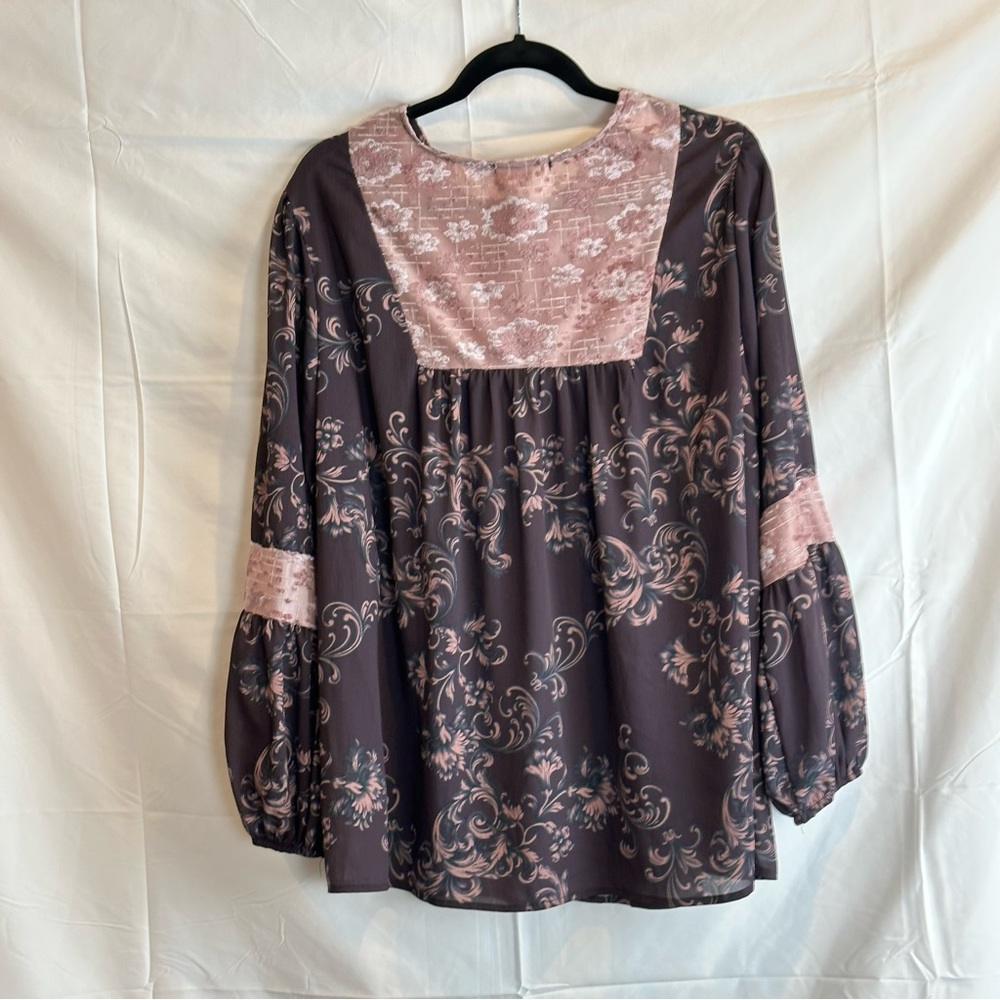 Loralette Flowered Kimono 1X. String Tie Closure. Brown With Pink Velvet Trim - Picture 4 of 16